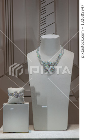 An exquisite diamond necklace and bracelet on display. An exquisite diamond necklace and bracelet on display. 132685947