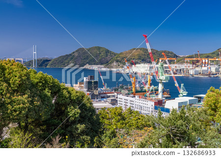 長崎縣：長崎港的港口風景與造船廠的街景 132686933