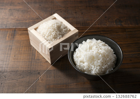 一碗飯和一杯生米 132688762