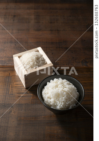 一碗飯和一杯生米 132688763