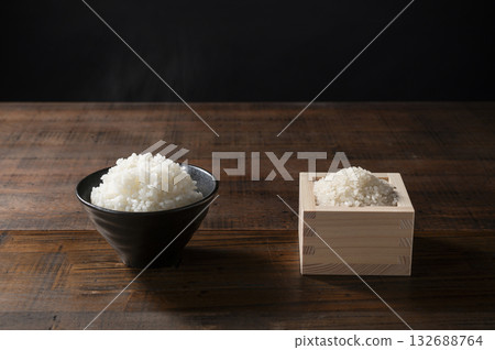 一碗飯和一杯生米 132688764