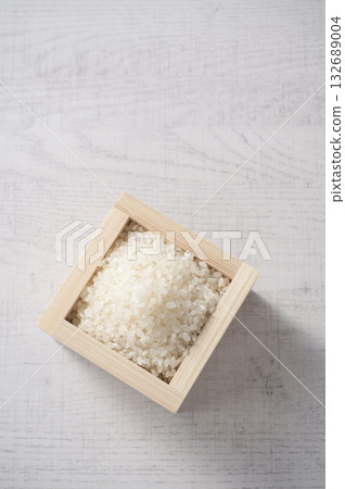 1 cup of raw rice 132689004