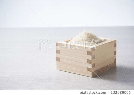 1 cup of raw rice 1 cup of raw rice 132689005