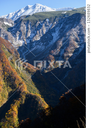 鳥海藍線：從停車場可欣賞秋田縣鳥海山白雪皚皚的壯麗景色 132689832