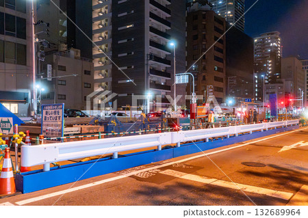 Night construction site 132689964