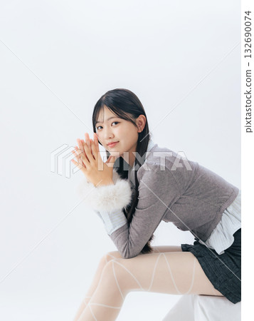 時尚的年輕女子肖像 132690074