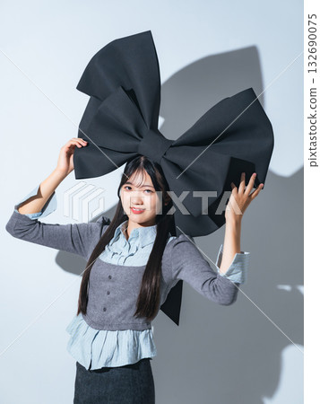 Fashion portrait of young woman Fashion portrait of young woman 132690075