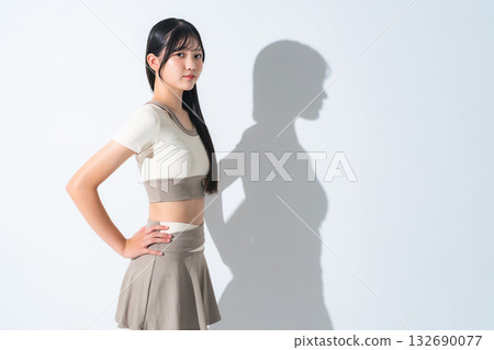 A woman wearing sportswear 132690077