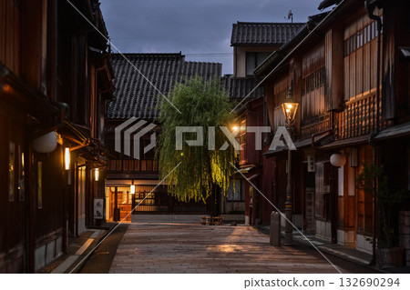 東茶屋地區的初秋傍晚 132690294