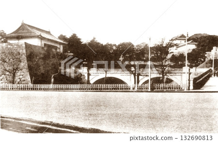 老照片,1918-1923年,東京皇宮外苑正門的石橋 老照片,1918-1923年,東京皇宮外苑正門的石橋 132690813