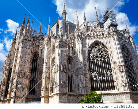 感受義大利的夏日！米蘭舊城區風景如畫的街角 132691353