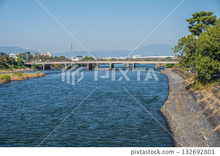 Uji River scenery: Uji Bridge (one of Japan's three oldest bridges), Uji City, Kyoto Prefecture 132692801