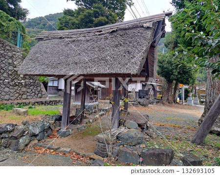 Thatched roof gate Thatched roof gate 132693105