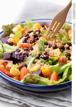 Healthy vegetable salad bowl. Vegan and plant-based food 132693128