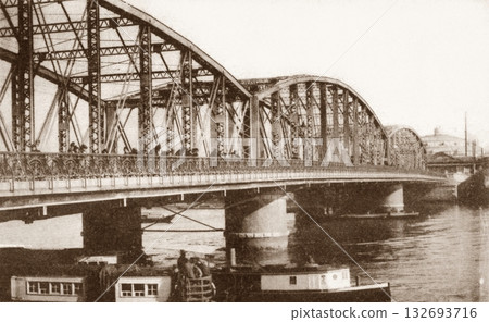 Old photo, 1914-1918, Tokyo, Ryogoku Bridge and Sumida River Old photo, 1914-1918, Tokyo, Ryogoku Bridge and Sumida River 132693716