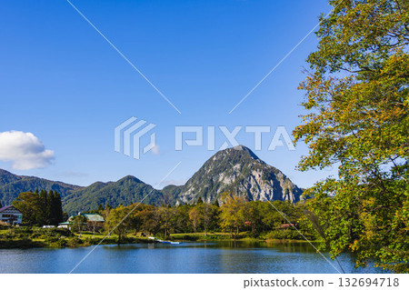 從糸魚川市高波池眺望妙城山 132694718