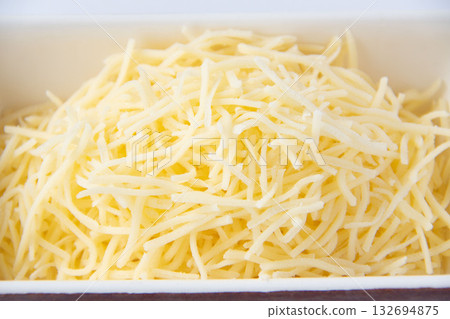 切碎的奶酪 132694875