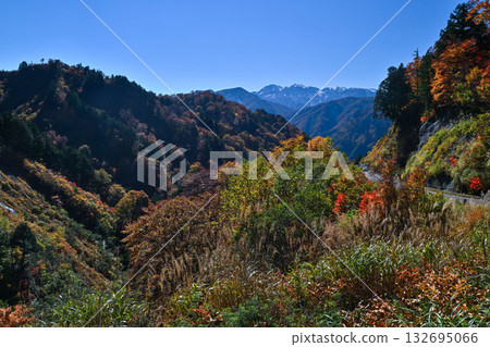 Hakusan Shirakawa-go White Road in Nishiki Autumn Hakusan Shirakawa-go White Road in Nishiki Autumn 132695066