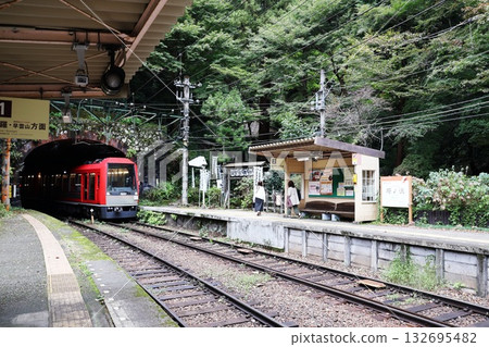 箱根登山鐵道抵達戶之澤月台 箱根登山鐵道抵達戶之澤月台 132695482