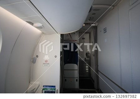 一架飛機 132697382