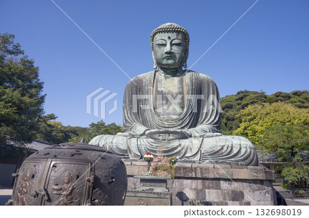 Refreshing blue sky and the Great Buddha of Kamakura Refreshing blue sky and the Great Buddha of Kamakura 132698019