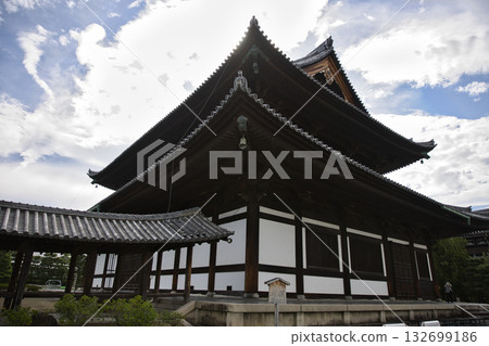 Tofukuji Temple - Feel the size of the main hall (Buddha hall) 3 Tofukuji Temple - Feel the size of the main hall (Buddha hall) 3 132699186