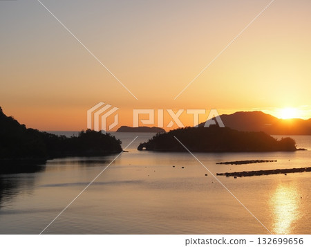 笠戶島夕陽岬的日落①(山口縣下松市) 笠戶島夕陽岬的日落①(山口縣下松市) 132699656