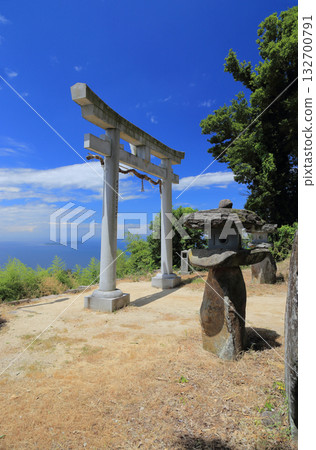 觀音寺市高屋神社的天空鳥居與伊吹島 132700791