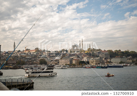 ISTANBUL, TURKEY - NOVEMBER 01, 2025: Suleymaniye Mosque cityscape from Golden Horn ISTANBUL, TURKEY - NOVEMBER 01, 2025: Suleymaniye Mosque cityscape from Golden Horn 132700910