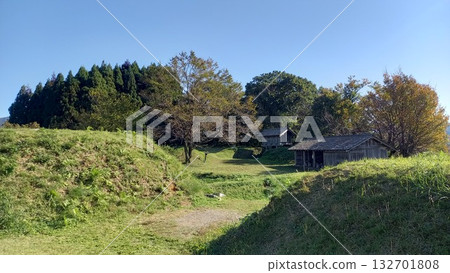 鳥越城-從本丸門遺址眺望內城 鳥越城-從本丸門遺址眺望內城 132701808