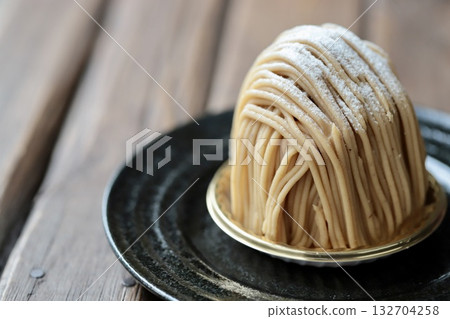 日本栗子勃朗峰蛋糕 栗子甜點 日本栗子勃朗峰蛋糕 栗子甜點 132704258