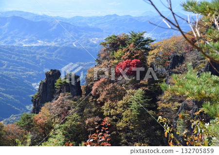 秋靈山 132705859