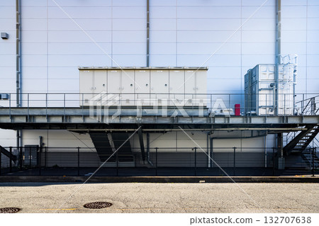 Cubicle-type high-voltage power receiving equipment and small-scale water tank water supply Cubicle-type high-voltage power receiving equipment and small-scale water tank water supply 132707638