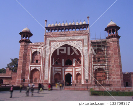 A masterpiece of Mughal architecture: the red sandstone and marble Taj Mahal Gate A masterpiece of Mughal architecture: the red sandstone and marble Taj Mahal Gate 132709557