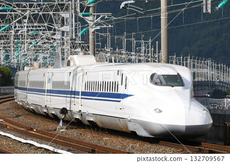 Kodama 854 N700系列（P4編組）正沿著山陽新幹線駛往新大阪。 132709567