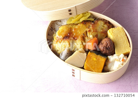 Grilled fish lunch 132710054