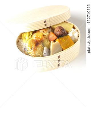 白色背景上的烤魚便當照片 白色背景上的烤魚便當照片 132710513