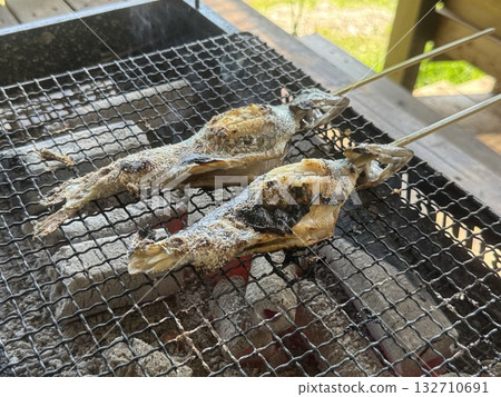 炭烤山目鱒魚 炭烤山目鱒魚 132710691