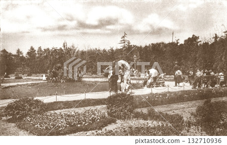 老照片,1924-1927 年,東京日比谷公園的花壇 老照片,1924-1927 年,東京日比谷公園的花壇 132710936