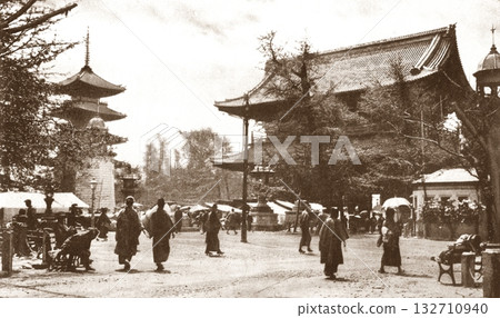 Old photo, 1924-1927, Niomon Gate and five-story pagoda at Sensoji Temple, Tokyo 132710940