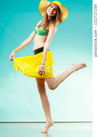 Woman in straw summer hat and bikini Woman in straw summer hat and bikini 132717189