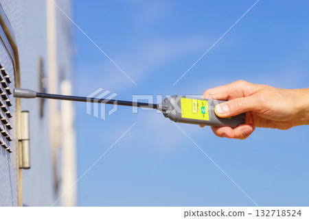 Using gas detector in camper vehicle 132718524