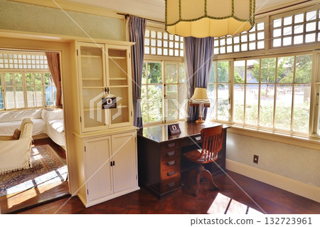 Okawa residence living room 132723961