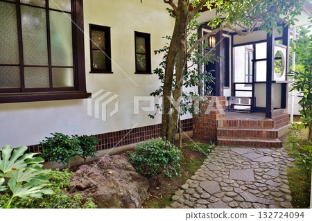 Koide Residence Entrance 132724094