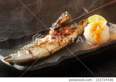 鹽烤秋刀魚 132724586