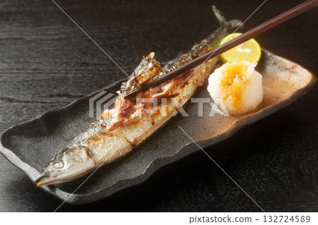 鹽烤秋刀魚 132724589