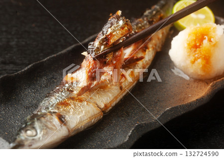 鹽烤秋刀魚 132724590