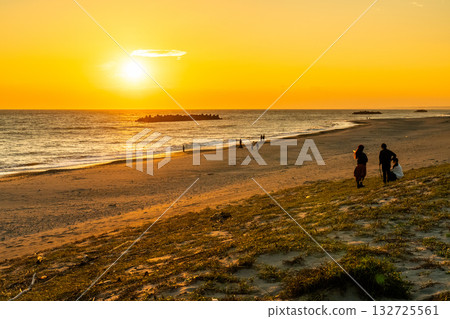 <<Shizuoka Prefecture>> Nakatajima Sand Dunes - Sunset Scenery 132725561