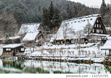 岐阜：白雪皚皚的飛驒村、五阿彌池和西岡家舊宅 132725705