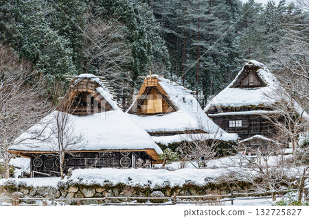Gifu, Hida Village in Winter: Former Tomita, Yoshima, and Michigami families 132725827